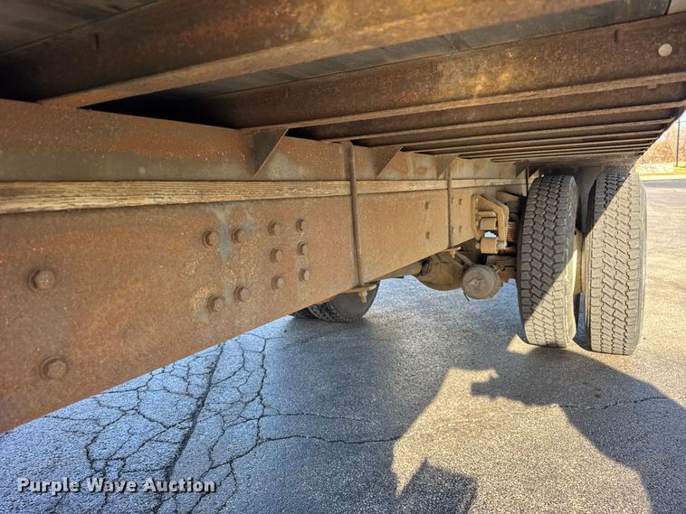 image for item EF2320 2005 International 4300 box truck