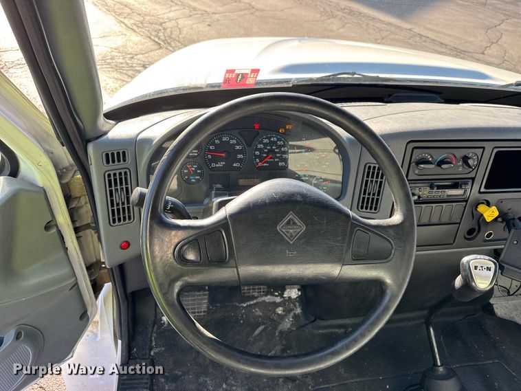 image for item EF2320 2005 International 4300 box truck