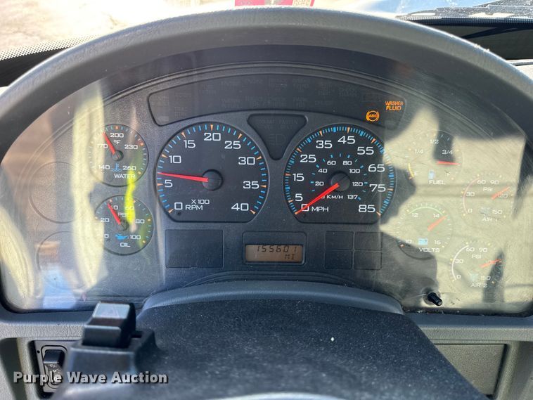 image for item EF2320 2005 International 4300 box truck