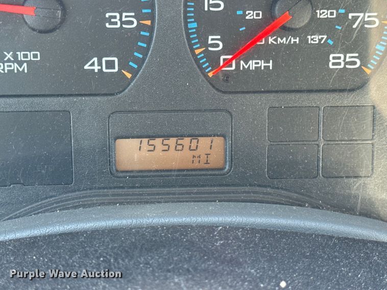 image for item EF2320 2005 International 4300 box truck