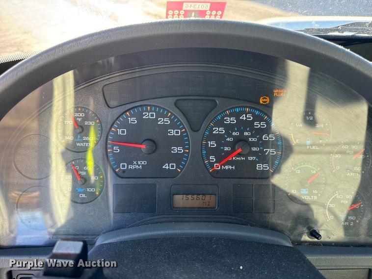 image for item EF2320 2005 International 4300 box truck