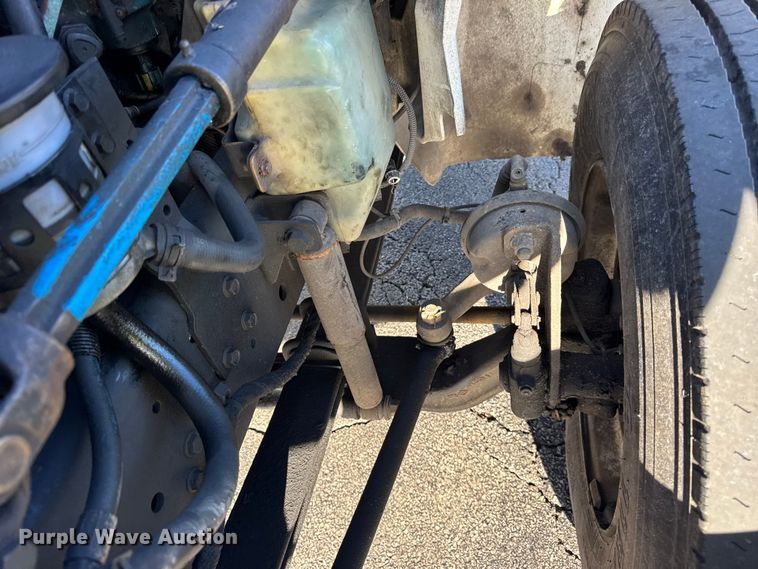 image for item EF2320 2005 International 4300 box truck