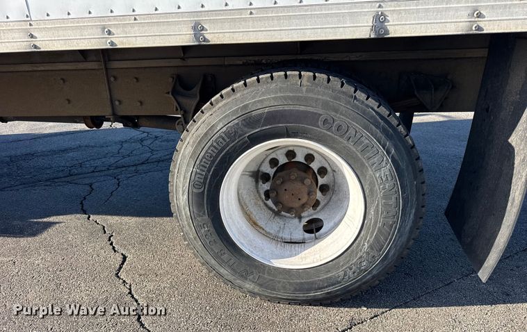 image for item EF2320 2005 International 4300 box truck