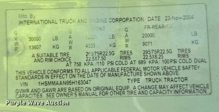image for item EF2320 2005 International 4300 box truck