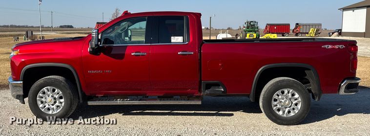 image for item EF2416 2021 Chevrolet 2500HD Ext. Cab pickup truck