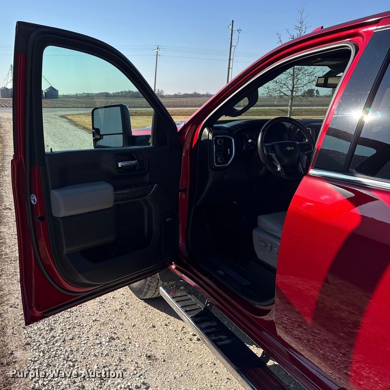 image for item EF2416 2021 Chevrolet 2500HD Ext. Cab pickup truck