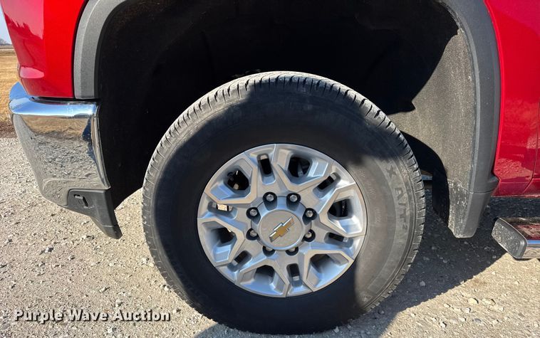 image for item EF2416 2021 Chevrolet 2500HD Ext. Cab pickup truck