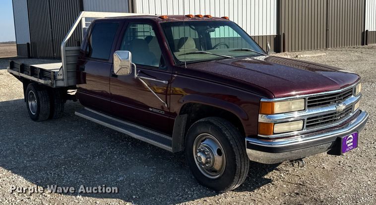 image for item EF2417 1997 Chevrolet C3500 Crew Cab flatbed pickup truck