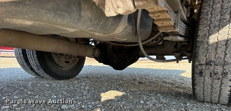 image for item EF2417 1997 Chevrolet C3500 Crew Cab flatbed pickup truck