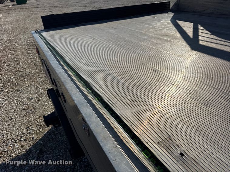 image for item EF2417 1997 Chevrolet C3500 Crew Cab flatbed pickup truck