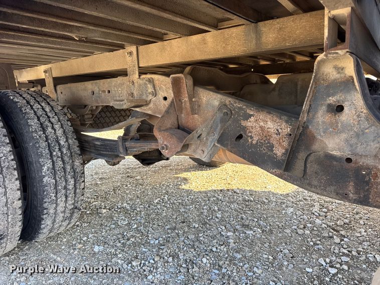 image for item EF2417 1997 Chevrolet C3500 Crew Cab flatbed pickup truck