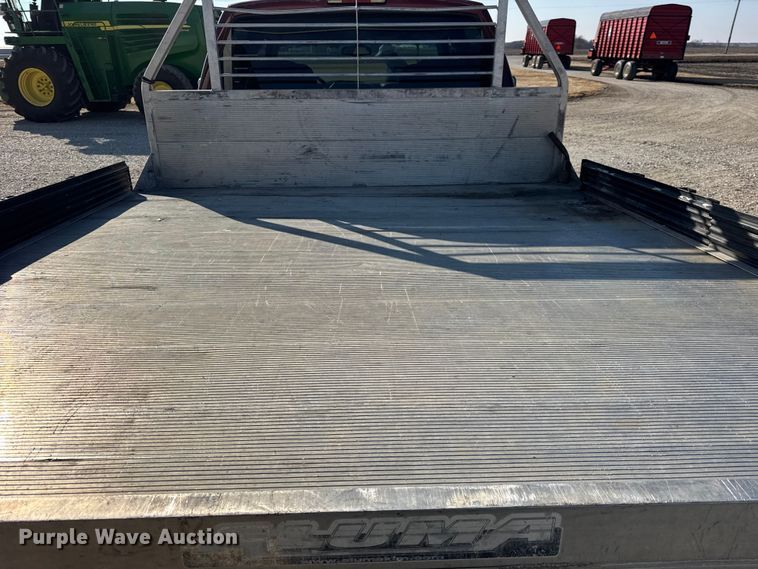 image for item EF2417 1997 Chevrolet C3500 Crew Cab flatbed pickup truck