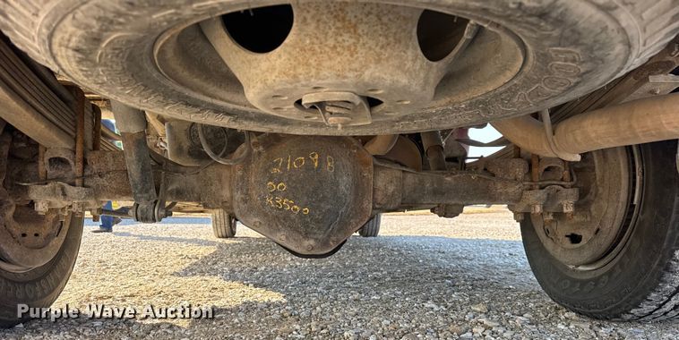 image for item EF2417 1997 Chevrolet C3500 Crew Cab flatbed pickup truck