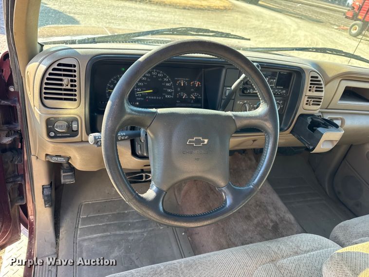 image for item EF2417 1997 Chevrolet C3500 Crew Cab flatbed pickup truck