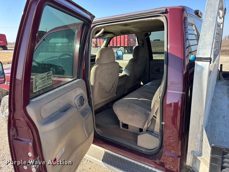 image for item EF2417 1997 Chevrolet C3500 Crew Cab flatbed pickup truck