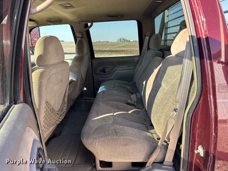 image for item EF2417 1997 Chevrolet C3500 Crew Cab flatbed pickup truck