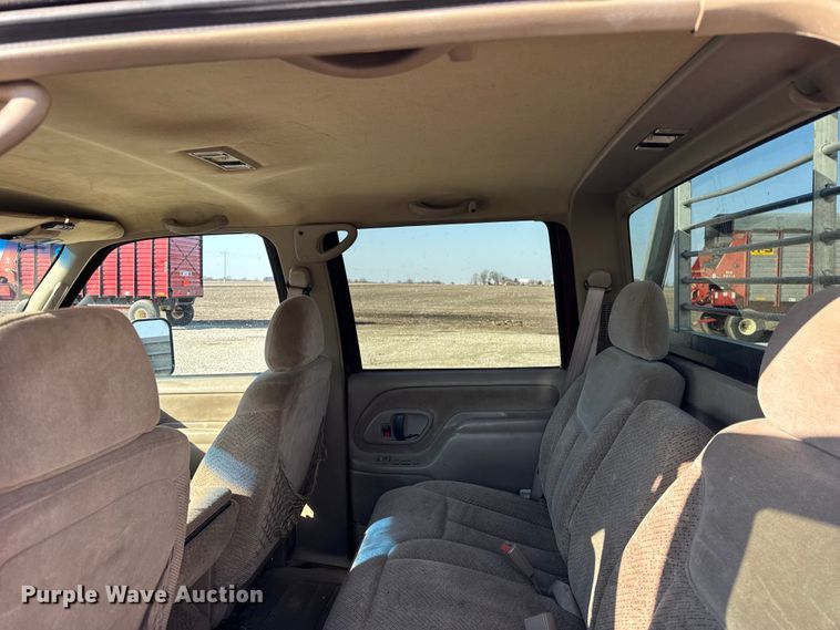 image for item EF2417 1997 Chevrolet C3500 Crew Cab flatbed pickup truck