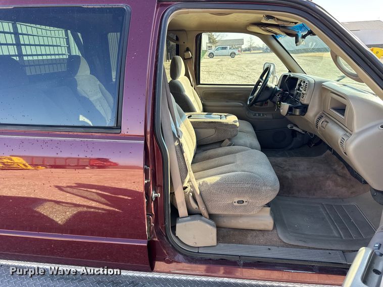 image for item EF2417 1997 Chevrolet C3500 Crew Cab flatbed pickup truck