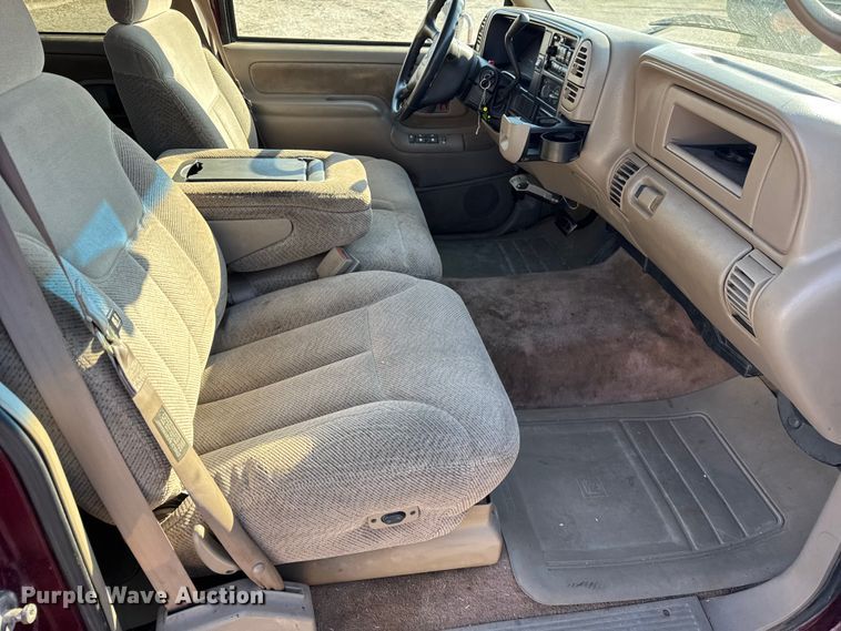 image for item EF2417 1997 Chevrolet C3500 Crew Cab flatbed pickup truck