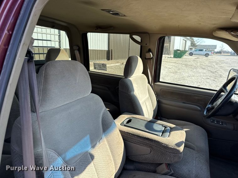 image for item EF2417 1997 Chevrolet C3500 Crew Cab flatbed pickup truck