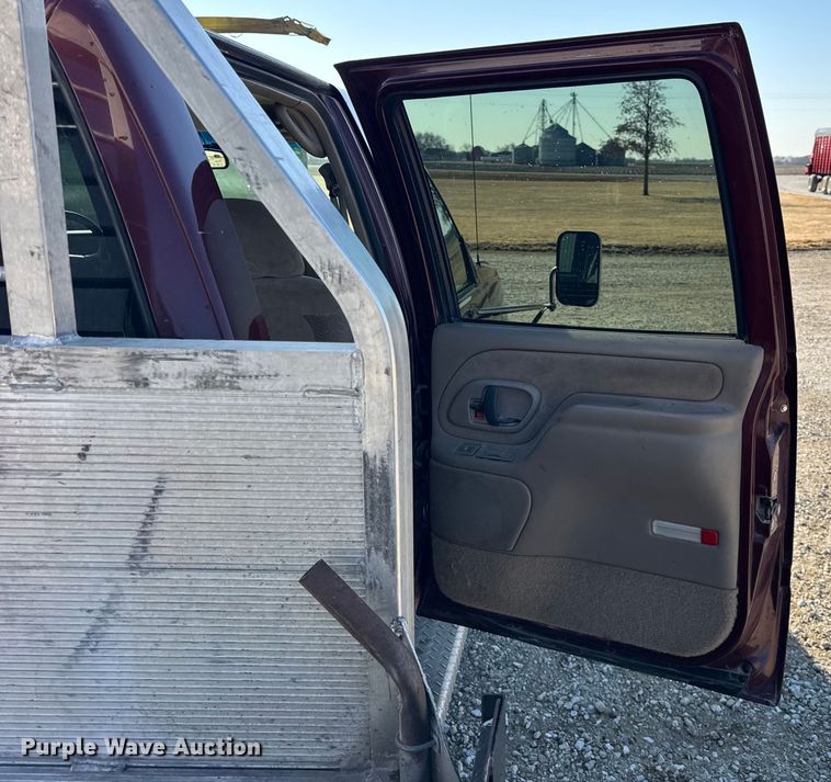 image for item EF2417 1997 Chevrolet C3500 Crew Cab flatbed pickup truck