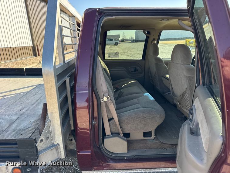 image for item EF2417 1997 Chevrolet C3500 Crew Cab flatbed pickup truck