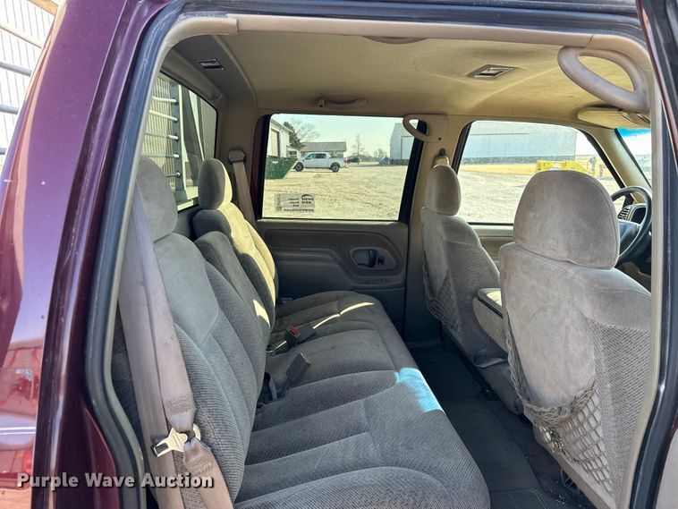 image for item EF2417 1997 Chevrolet C3500 Crew Cab flatbed pickup truck