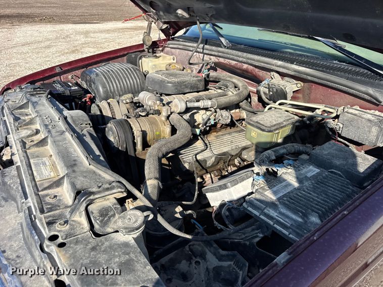 image for item EF2417 1997 Chevrolet C3500 Crew Cab flatbed pickup truck