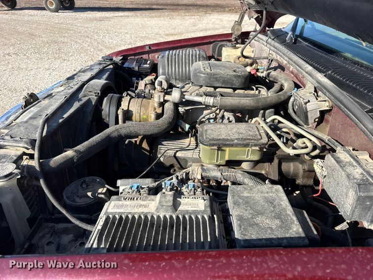 image for item EF2417 1997 Chevrolet C3500 Crew Cab flatbed pickup truck