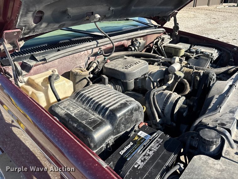 image for item EF2417 1997 Chevrolet C3500 Crew Cab flatbed pickup truck