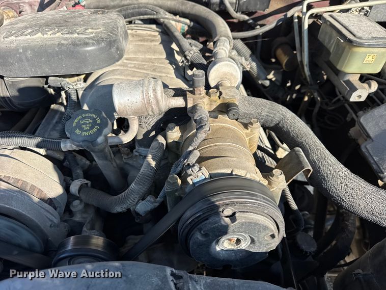 image for item EF2417 1997 Chevrolet C3500 Crew Cab flatbed pickup truck