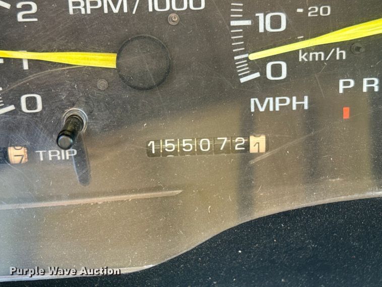 image for item EF2417 1997 Chevrolet C3500 Crew Cab flatbed pickup truck