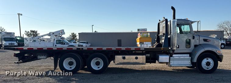 image for item EG1753 2011 Peterbilt 348 rollback truck