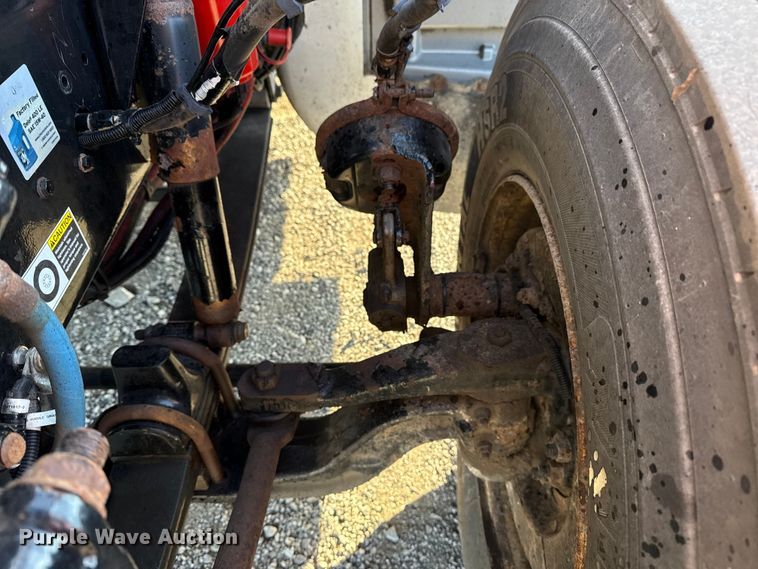 image for item EG1753 2011 Peterbilt 348 rollback truck