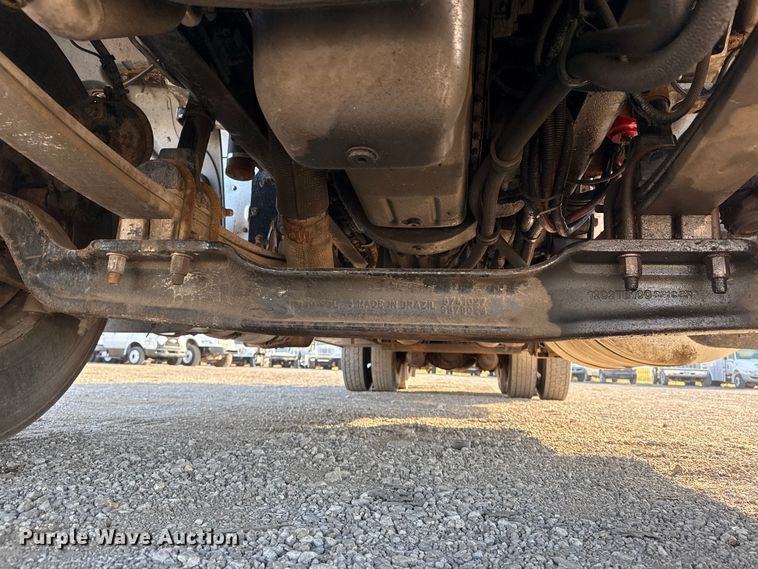 image for item EG1753 2011 Peterbilt 348 rollback truck