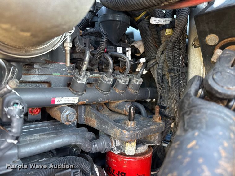 image for item EG1753 2011 Peterbilt 348 rollback truck