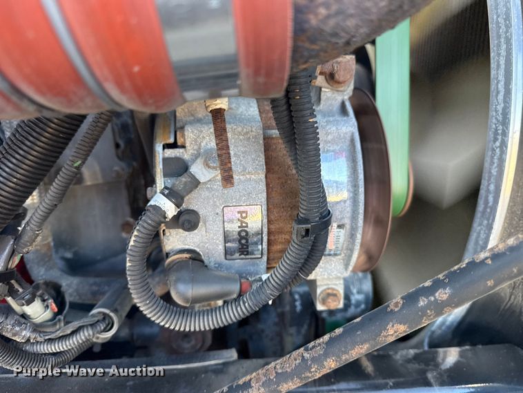 image for item EG1753 2011 Peterbilt 348 rollback truck