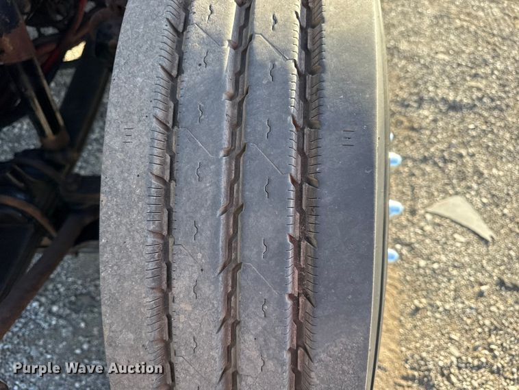 image for item EG1753 2011 Peterbilt 348 rollback truck