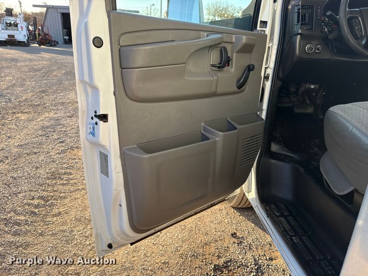 image for item EG1767 2012 Chevrolet Express box truck