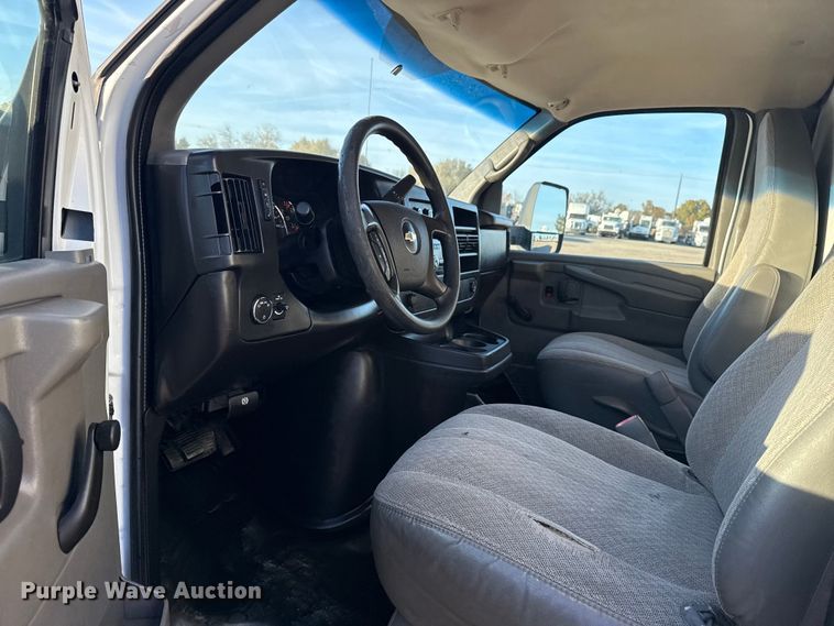 image for item EG1767 2012 Chevrolet Express box truck