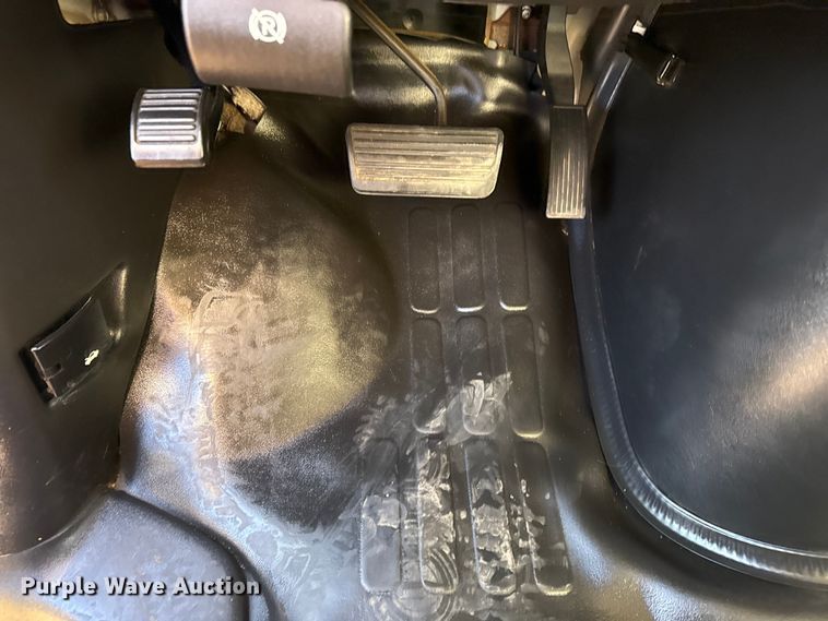 image for item EG1767 2012 Chevrolet Express box truck