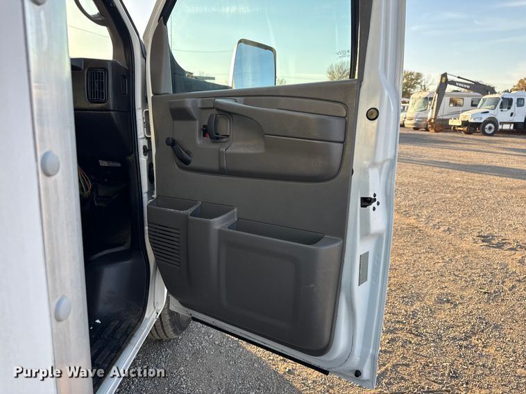 image for item EG1767 2012 Chevrolet Express box truck