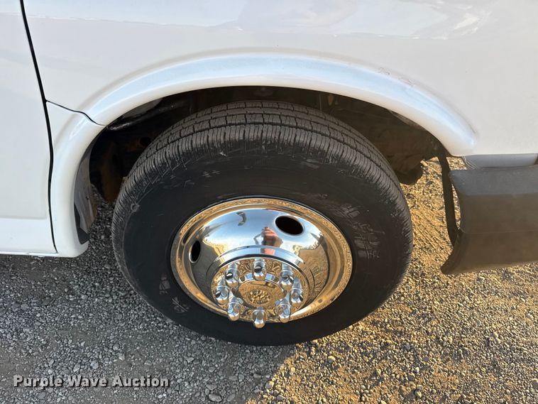 image for item EG1767 2012 Chevrolet Express box truck