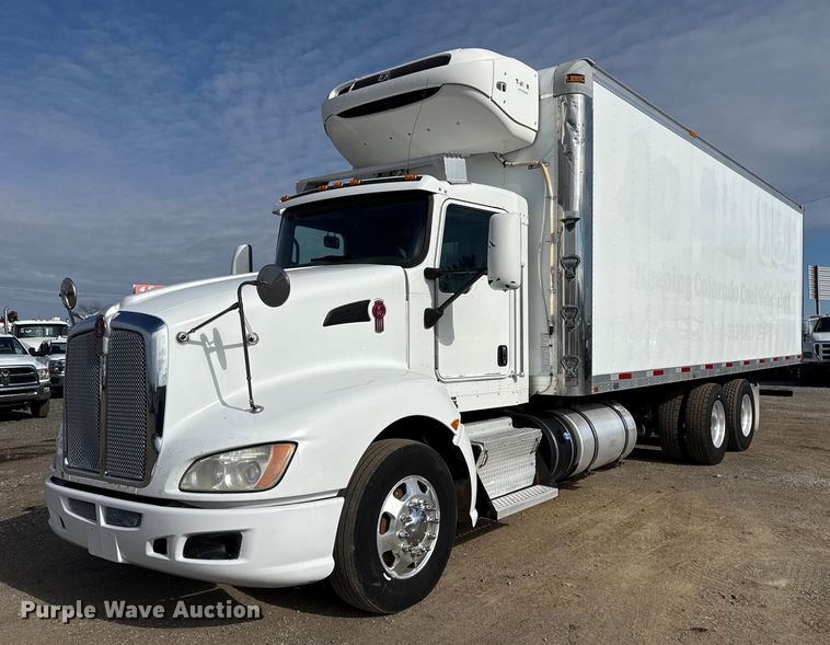 image for item EG1817 2013 Kenworth T660 box truck