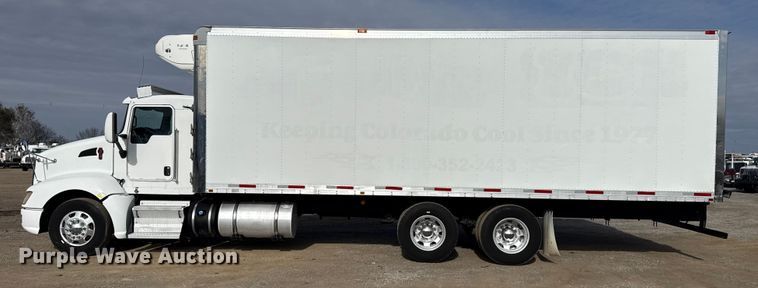 image for item EG1817 2013 Kenworth T660 box truck