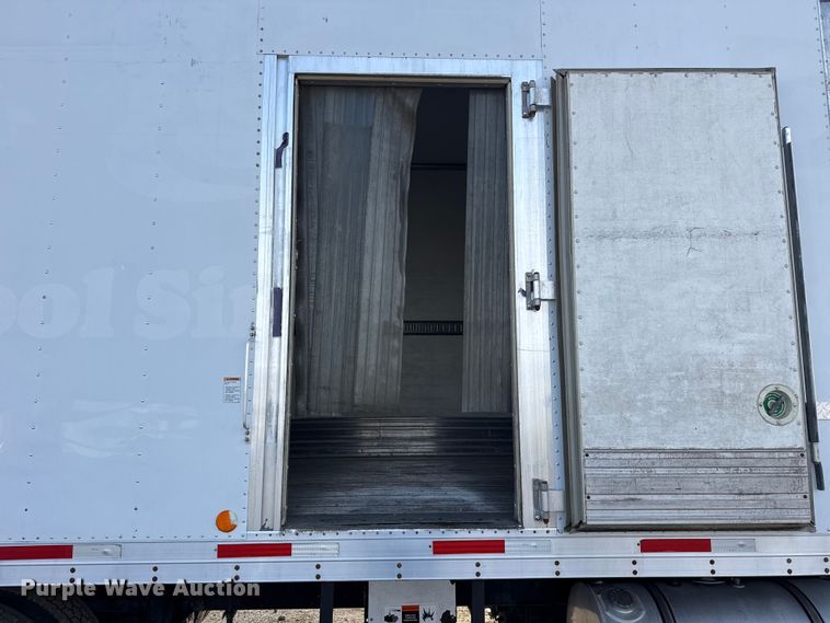 image for item EG1817 2013 Kenworth T660 box truck