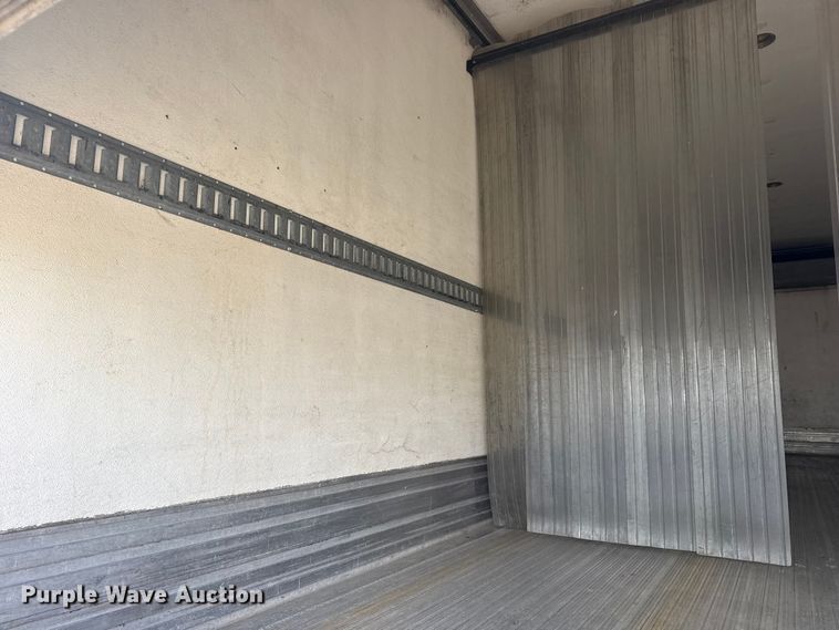 image for item EG1817 2013 Kenworth T660 box truck