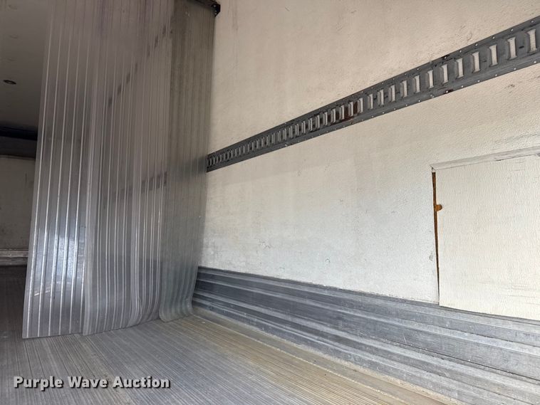 image for item EG1817 2013 Kenworth T660 box truck