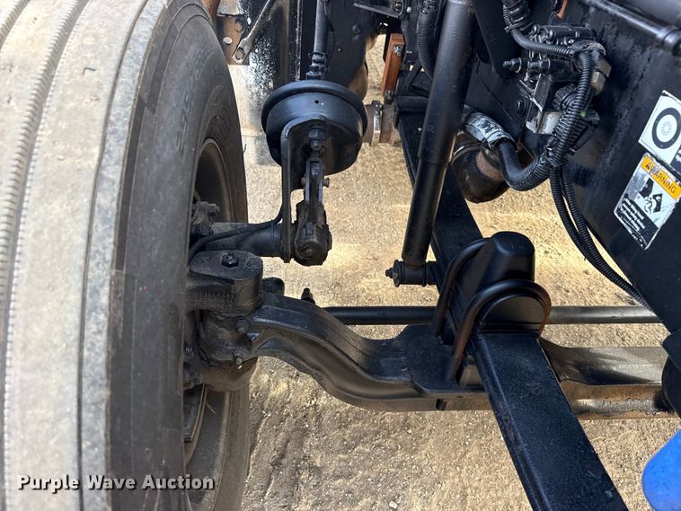 image for item EG1817 2013 Kenworth T660 box truck