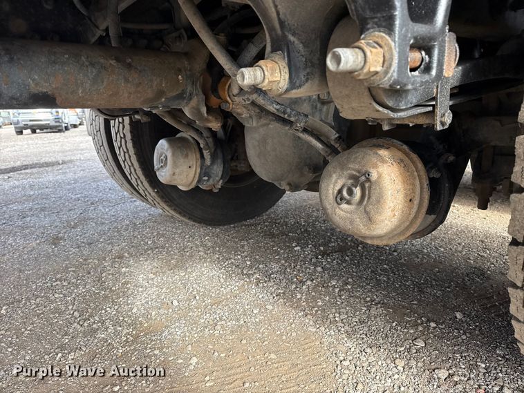 image for item EG1817 2013 Kenworth T660 box truck